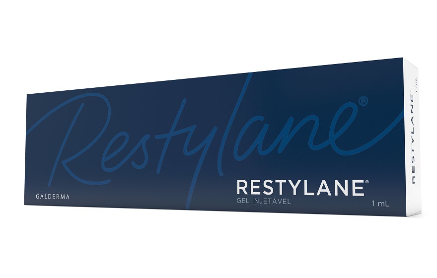 Embalagem azul escura de Restylane da Galderma, com a inscrição Gel Injetável 1 mL.
