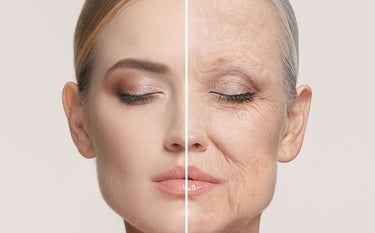 Mulheres utilizam tratamentos para retardar o envelhecimento da pele. 